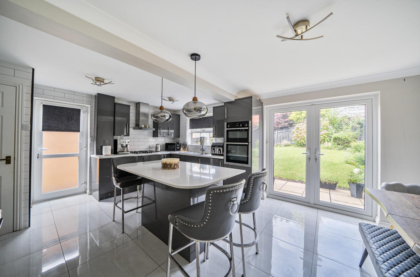 Ffordd Taliesin, Killay, Swansea, SA2 7DF